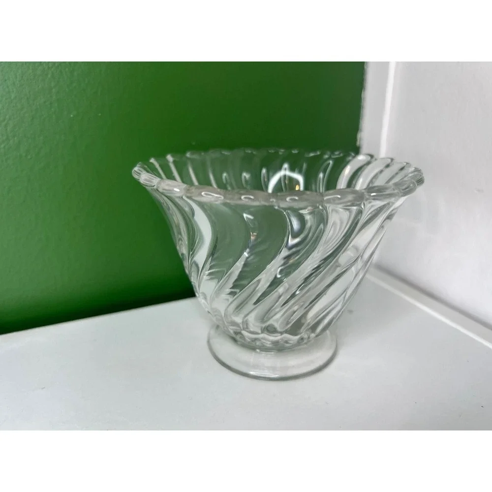 Vintage Clear Swirl Glass Pedestal Bowl Scalloped UV Glow Manganese 4 Inch